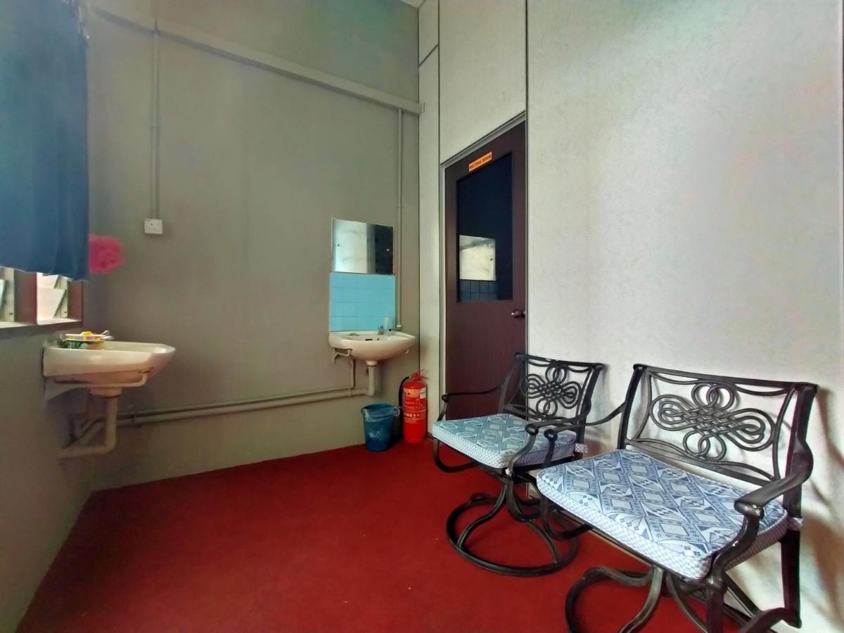 スポット オン 89994 Rz ゴールド ホテル Kuala Kerai エクステリア 写真